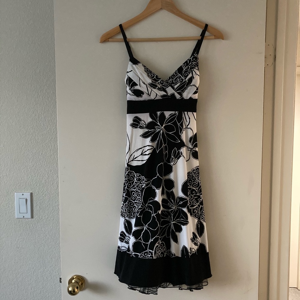 Trixxi Black and White Floral Summer Dress (Small)